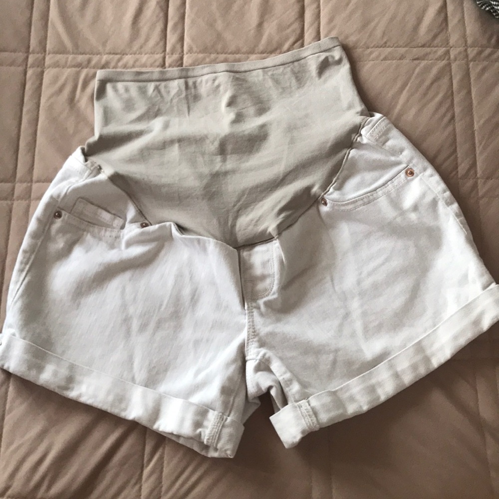 Old navy maternity shorts